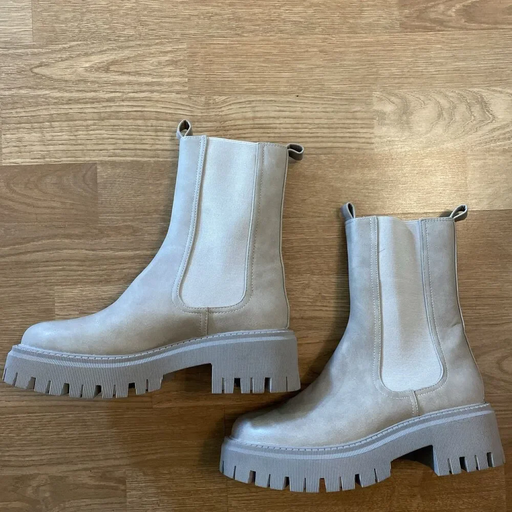 DV Dolce Vita Garden Pull On Chelsea Boots Size 7.5M NWOB Stone Color - Picture 6 of 10